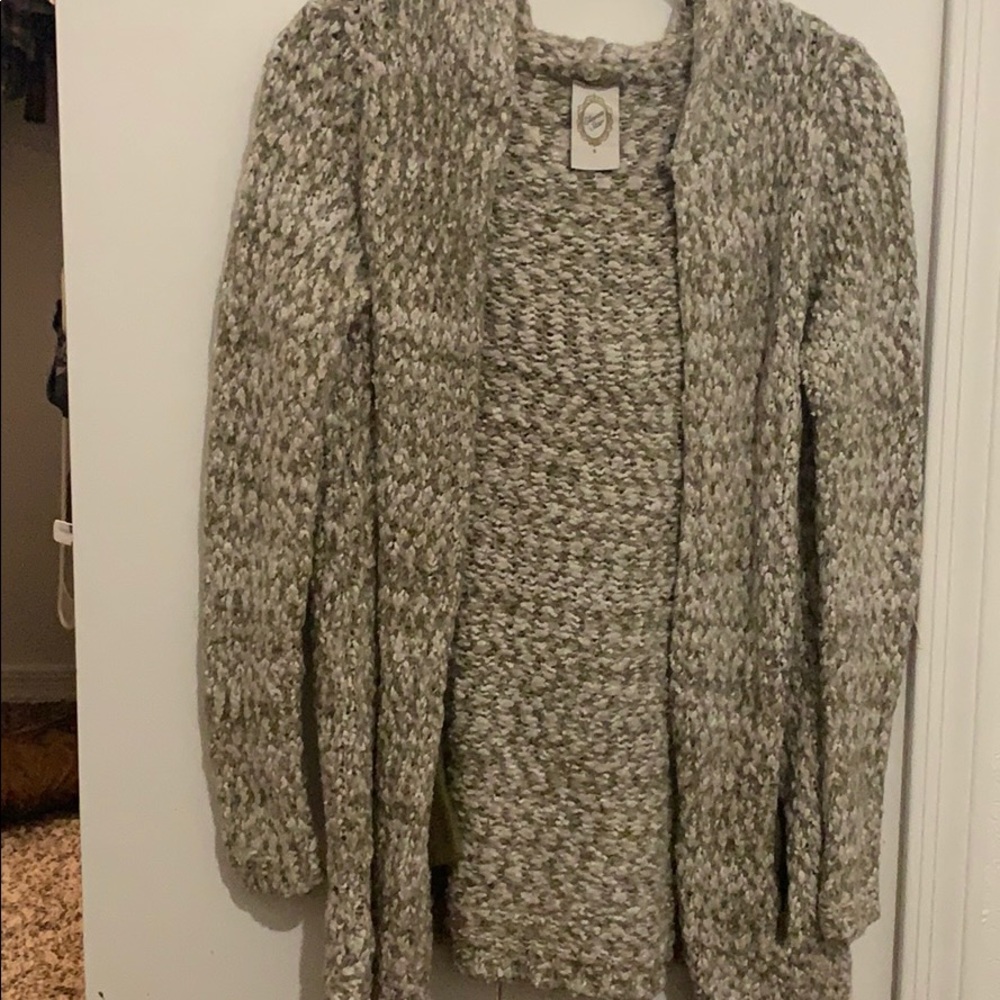 Cardigan with hood and pockets!